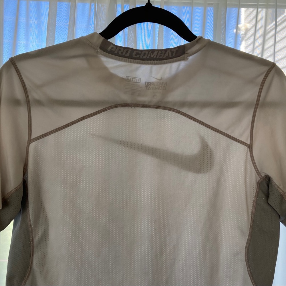 Nike compression tee - Picture 2 of 2